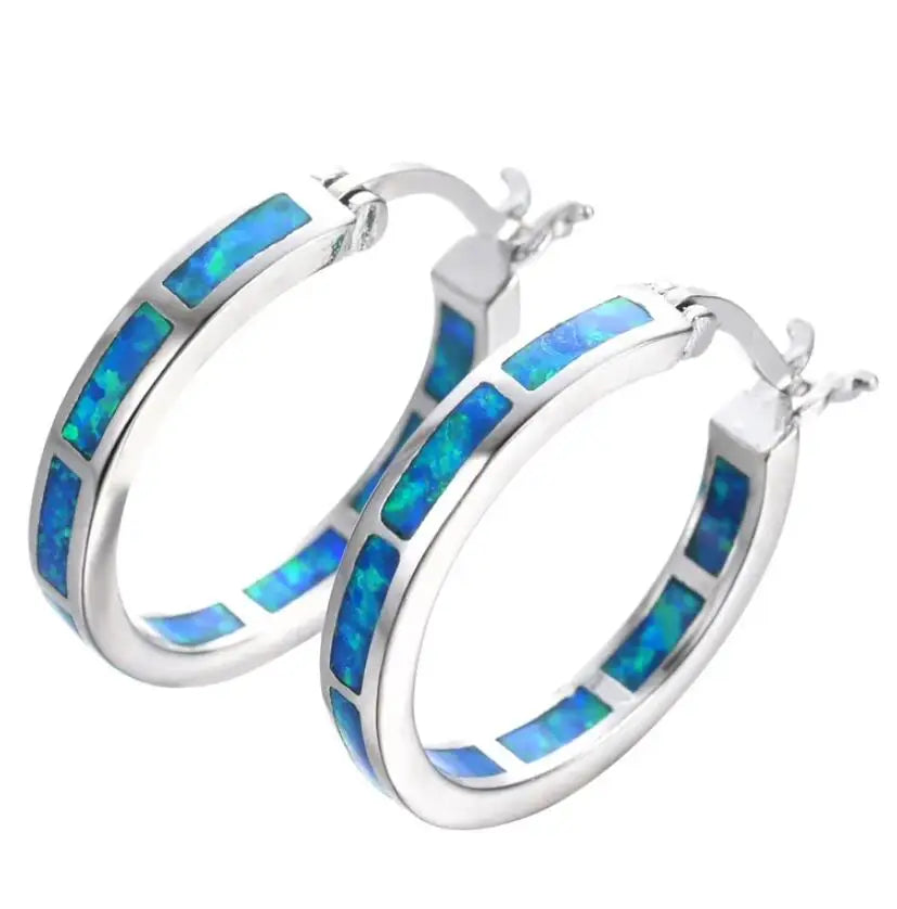 Eleganti Orecchini a Cerchio con Opale Blu Fuoco