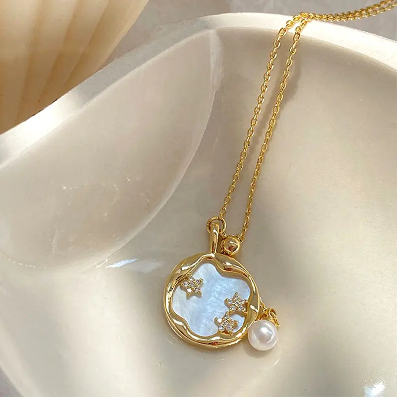 Orecchino d'Oro con Pietra di Luna e Perla