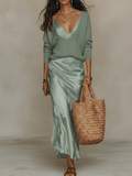 Elegante Set di Maglione a Maglia e Gonna Midi in Raso Verde Chiaro