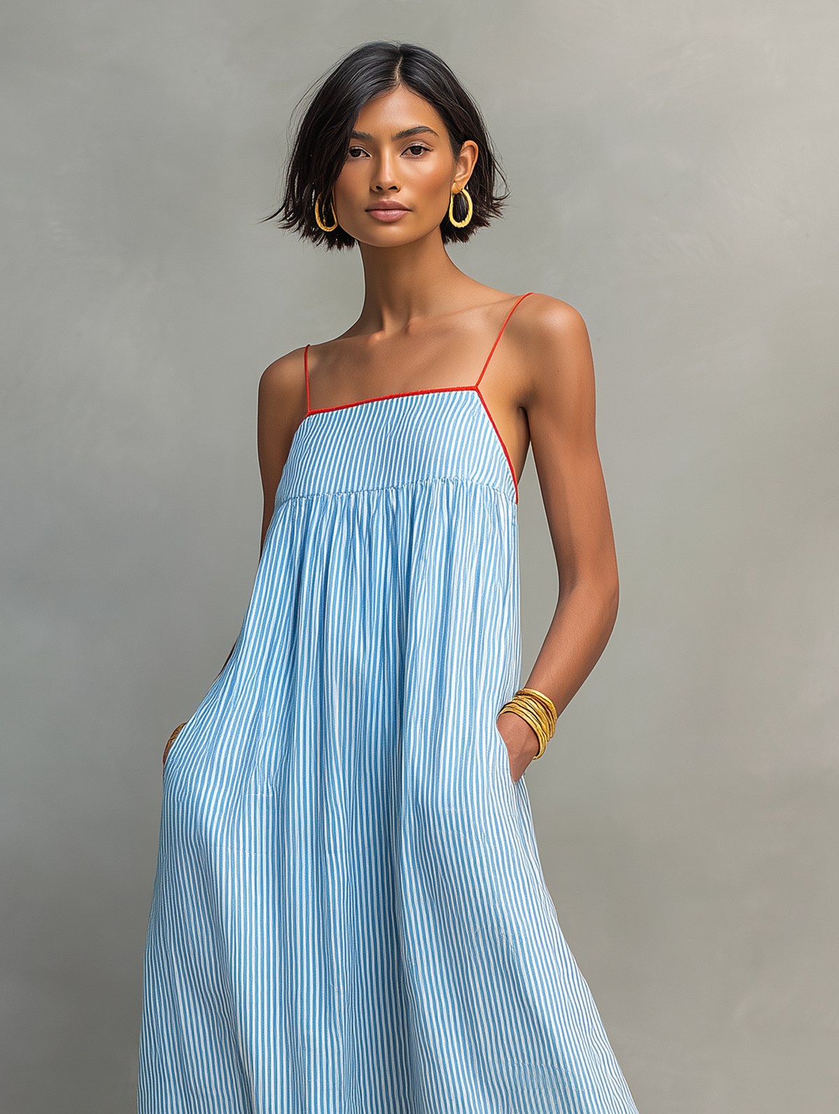 Alma · Abito blu con spalline sottili e tasche