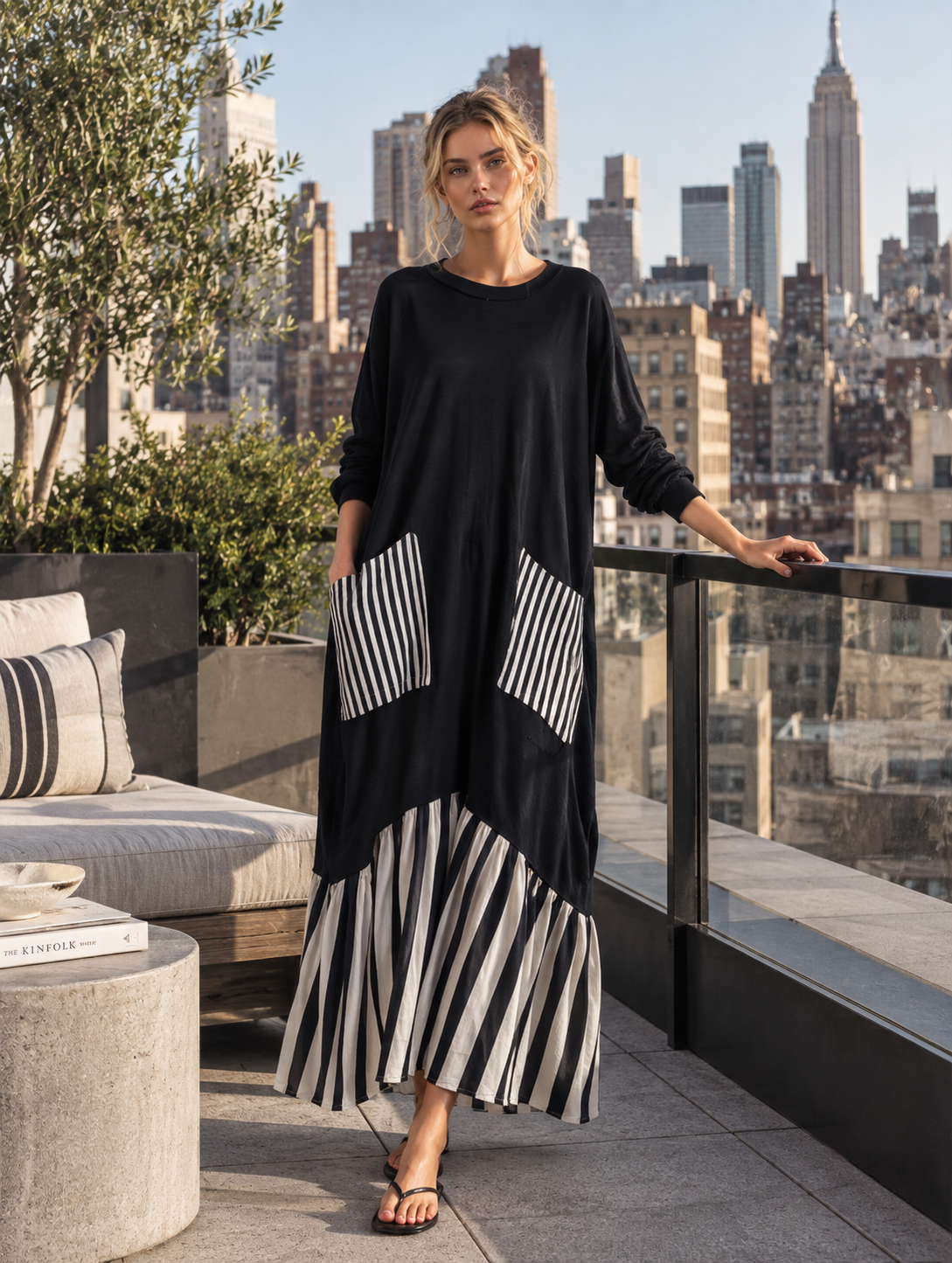 Alba | Abito lungo oversize in cotone nero con righe in stile patchwork