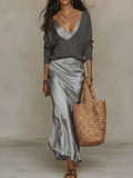 Elegante Completo di Maglione in Maglia e Gonna Midi in Raso Grigio Scuro