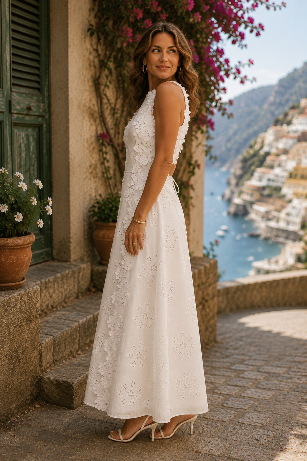 Della | Abito lungo ricamato elegante