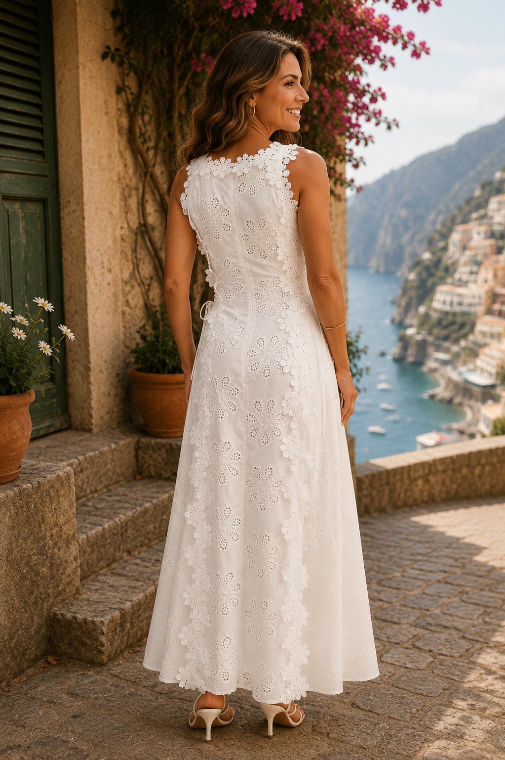 Della | Abito lungo ricamato elegante