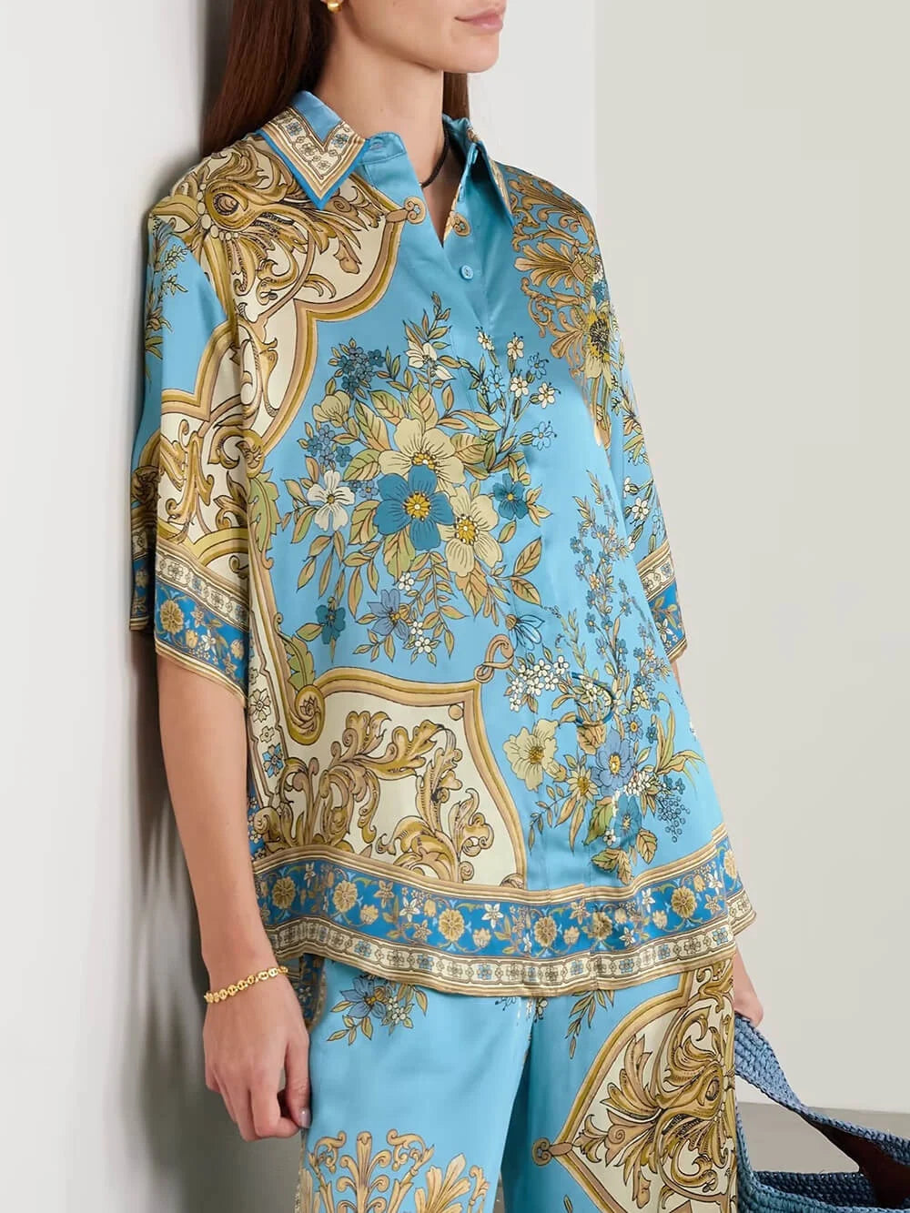 Set da Resort in Satin con Stampa Floreale Barocca in Due Pezzi