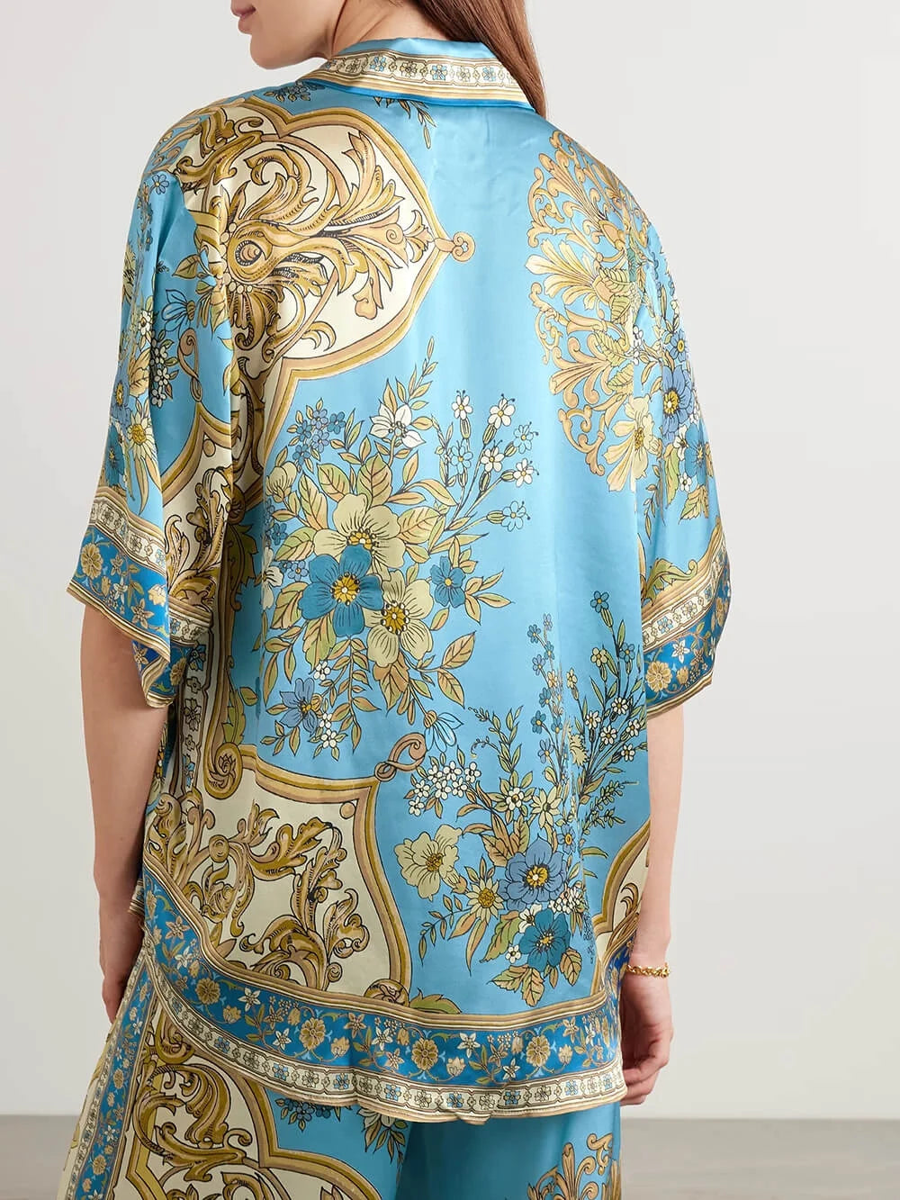 Set da Resort in Satin con Stampa Floreale Barocca in Due Pezzi