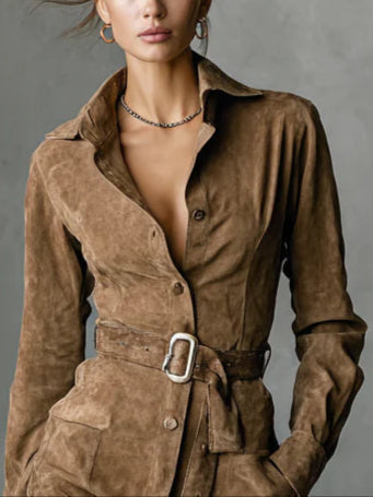 Alisa | Vestito midi in camoscio con colletto a revers