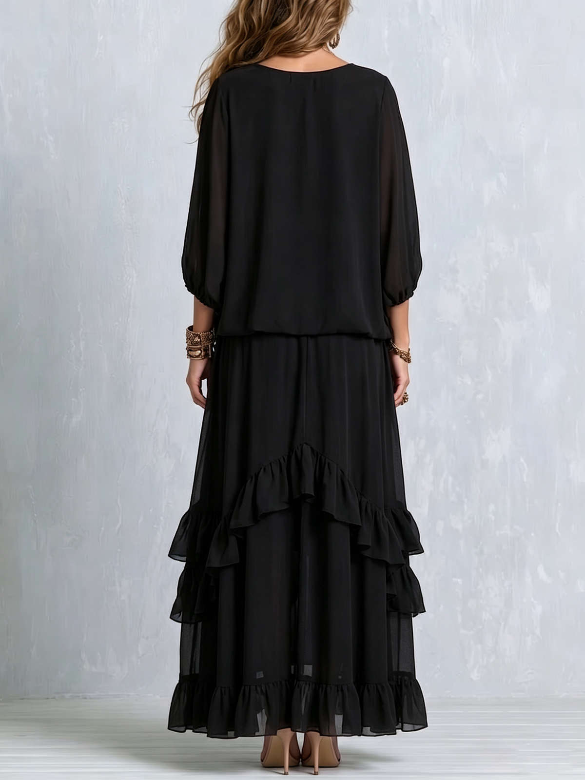 Elvire | Top V-collo in Chiffon Nero con Frange Abbinato a un Set di Gonna a Volant Sovrapposti
