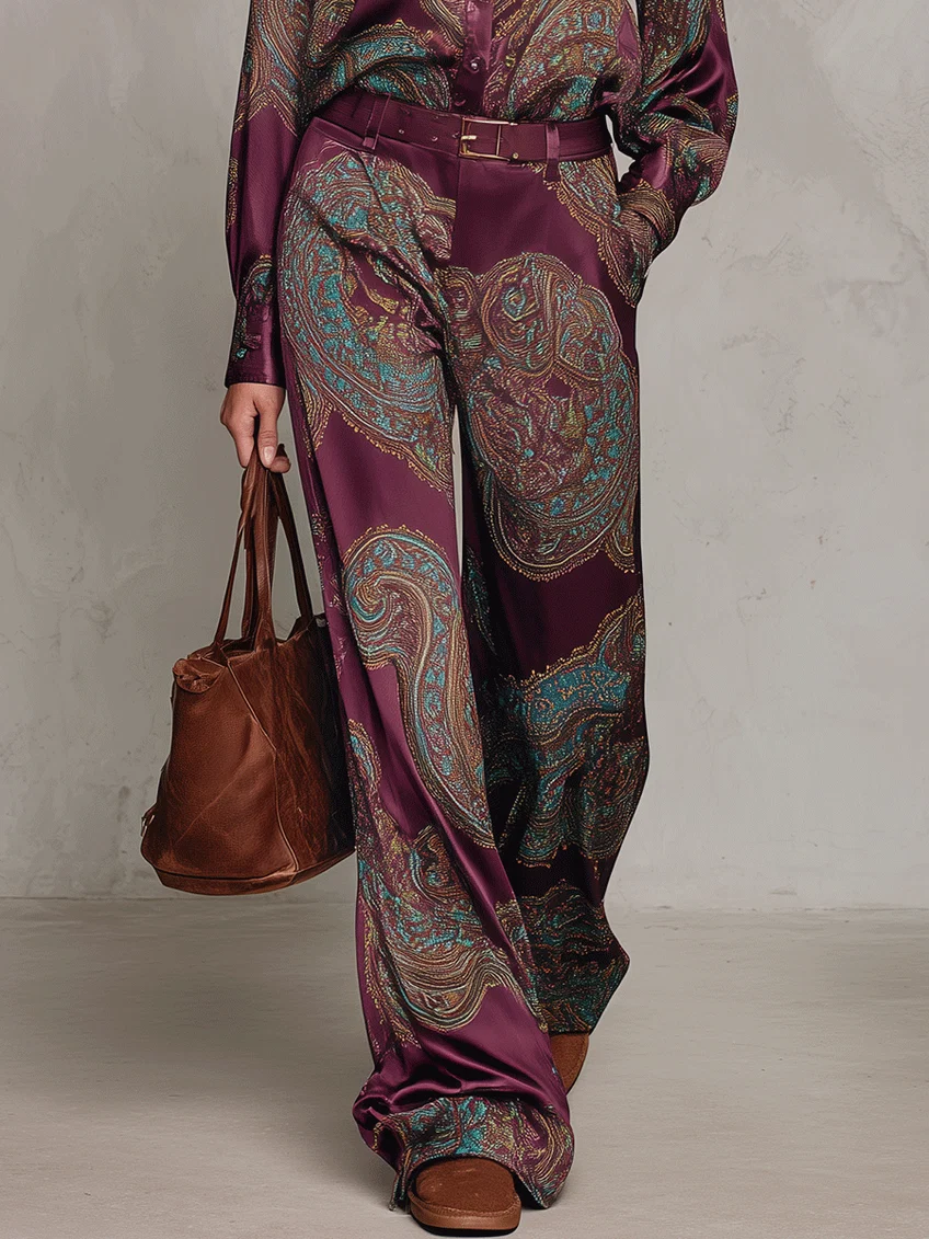 Gloria | Camicia di seta a manica lunga con stampa paisley bordeaux e pantaloni a gamba larga