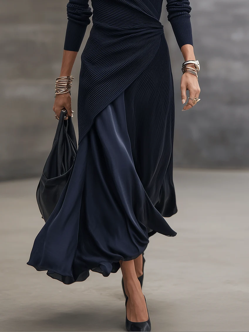 Margaux | Abito Maxi Asimmetrico con Scollo a V e Inserti in Satin Blu Marino