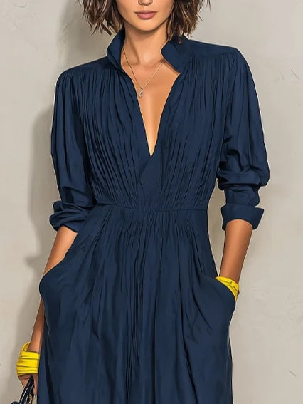 Ofelia | Abito Lungo Plissé con Scollo a V e Collo Alto, Blu Navy