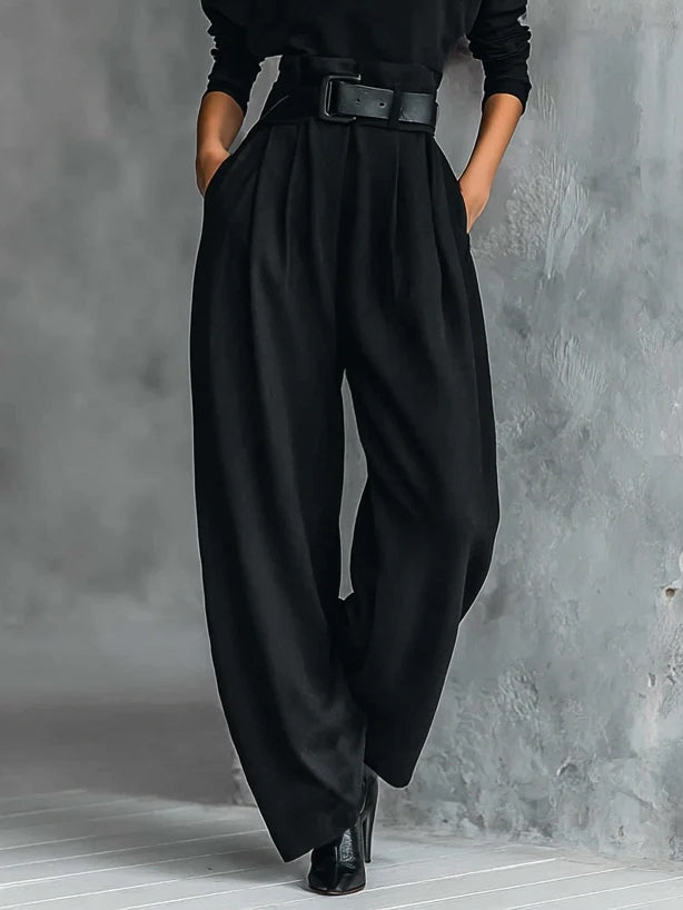 Geneviève | Completo Col Monté Nero e Pantalone Dritto