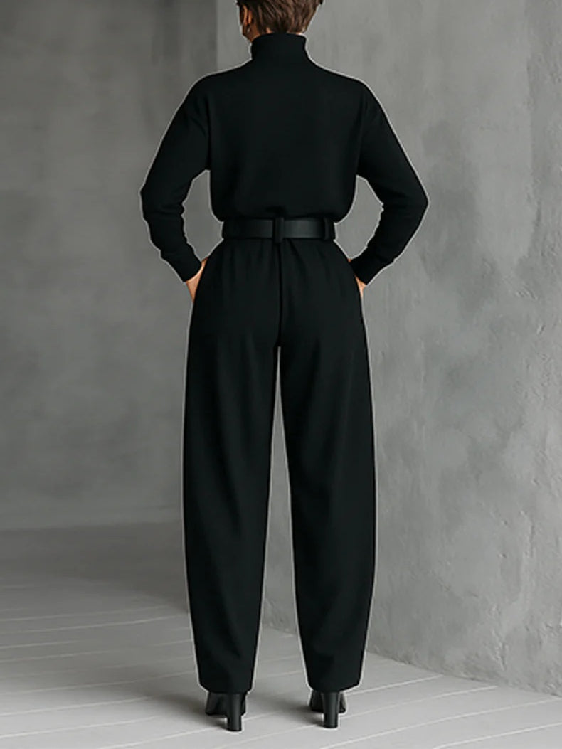 Noëlla | Completo con Collo Alto Nero e Pantaloni Dritti