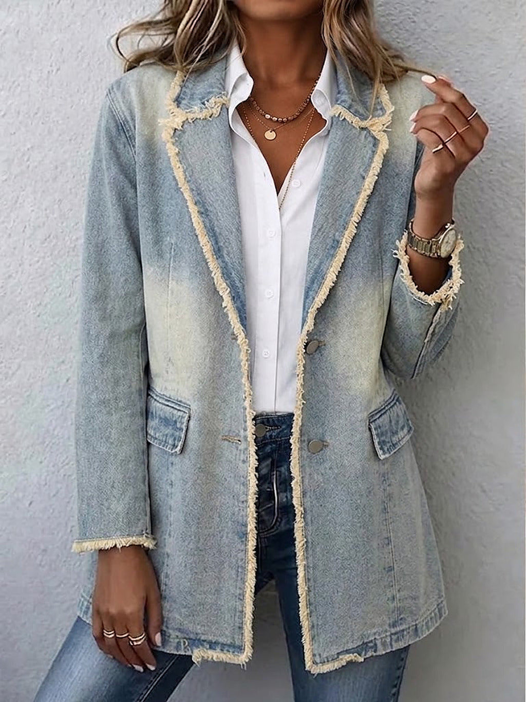 Daniela | Blazer Oversize in Denim con Bordi Sfrangiati, Blu Chiaro