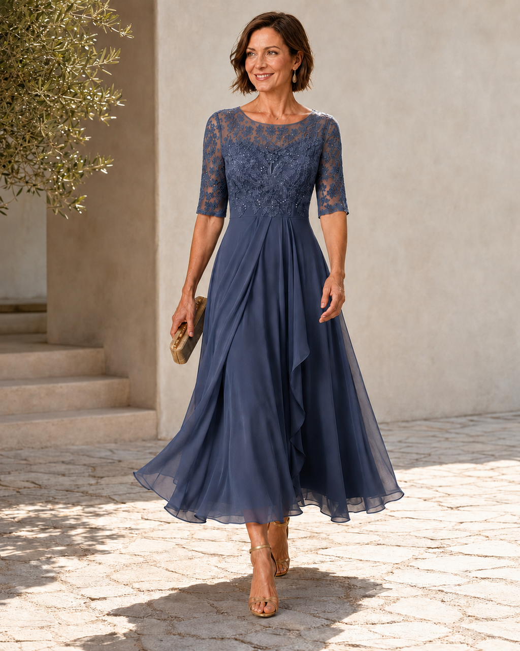 Rosa – Il Vestito Midi in Pizzo Che Slancia