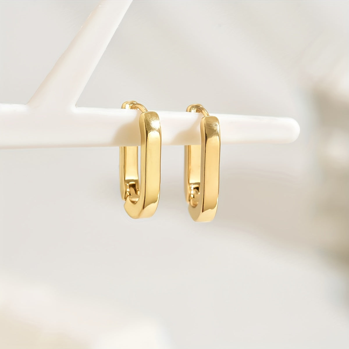 Kaylee | Eleganti Orecchini a Cerchio con Design Geometrico