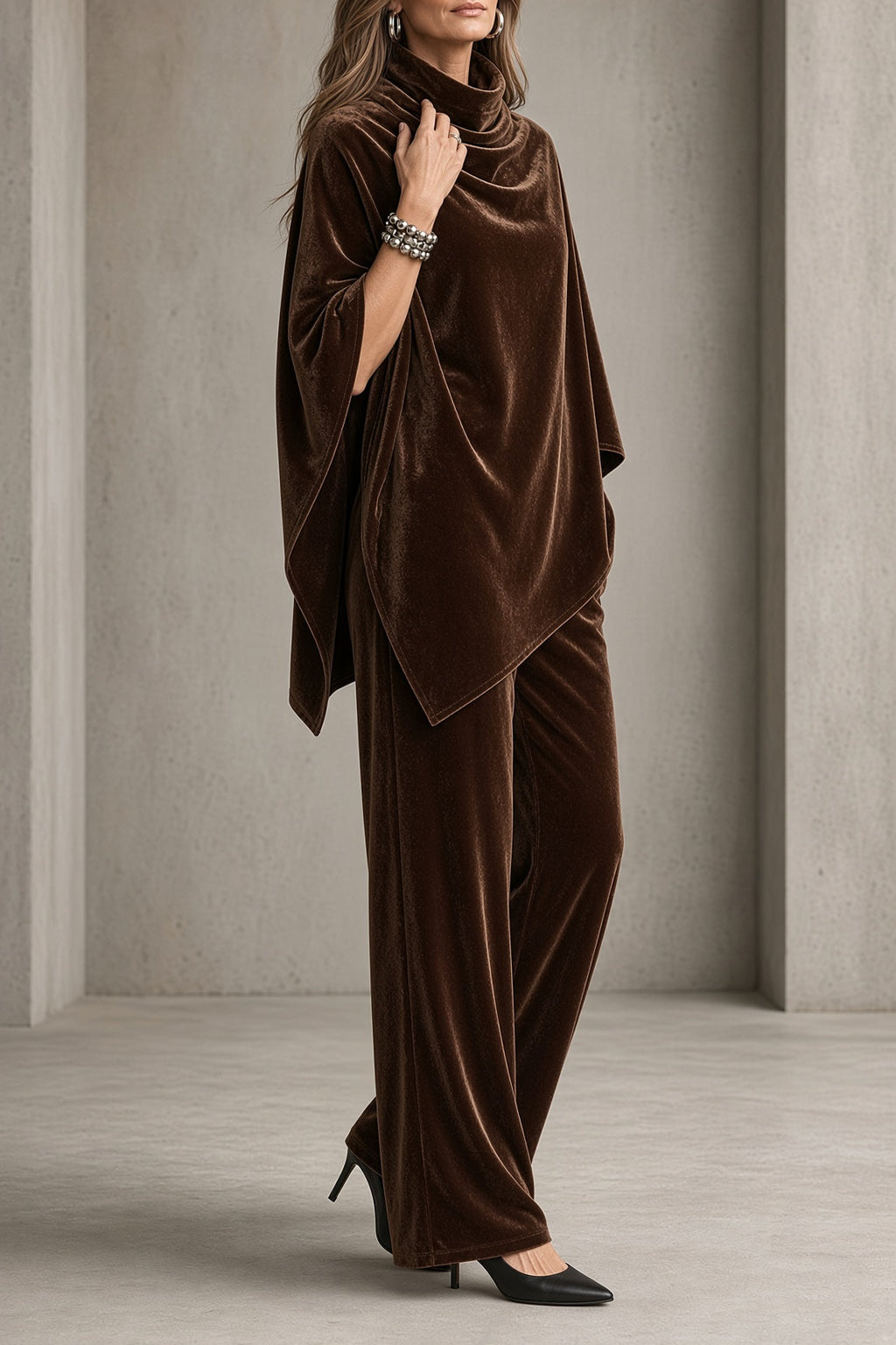 Lavinia | Completo in Velluto con Poncho
