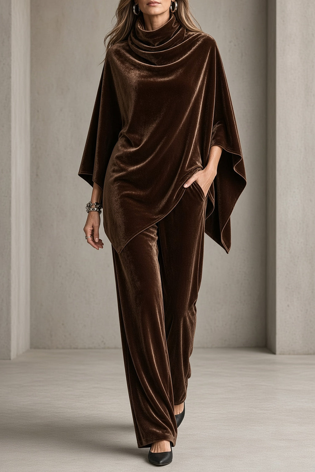 Lavinia | Completo in Velluto con Poncho