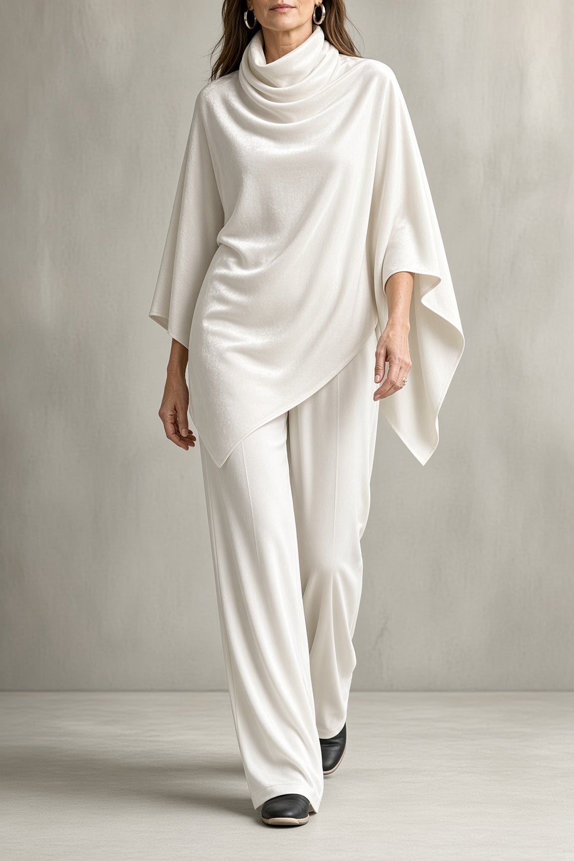 Lavinia | Completo in Velluto con Poncho