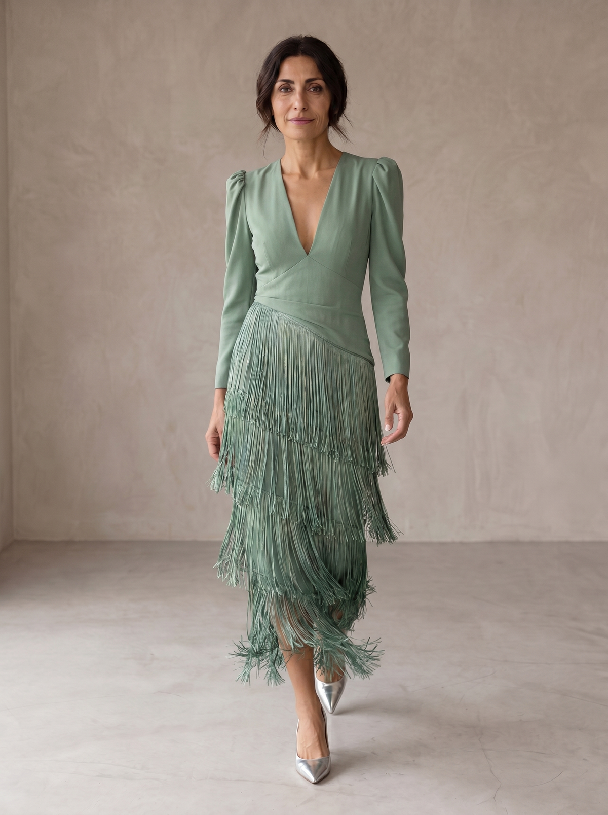 Chiara | Abito elegante con maniche a frange