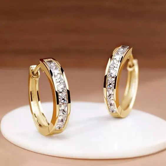 Eleganti Orecchini in Oro e Cristallo