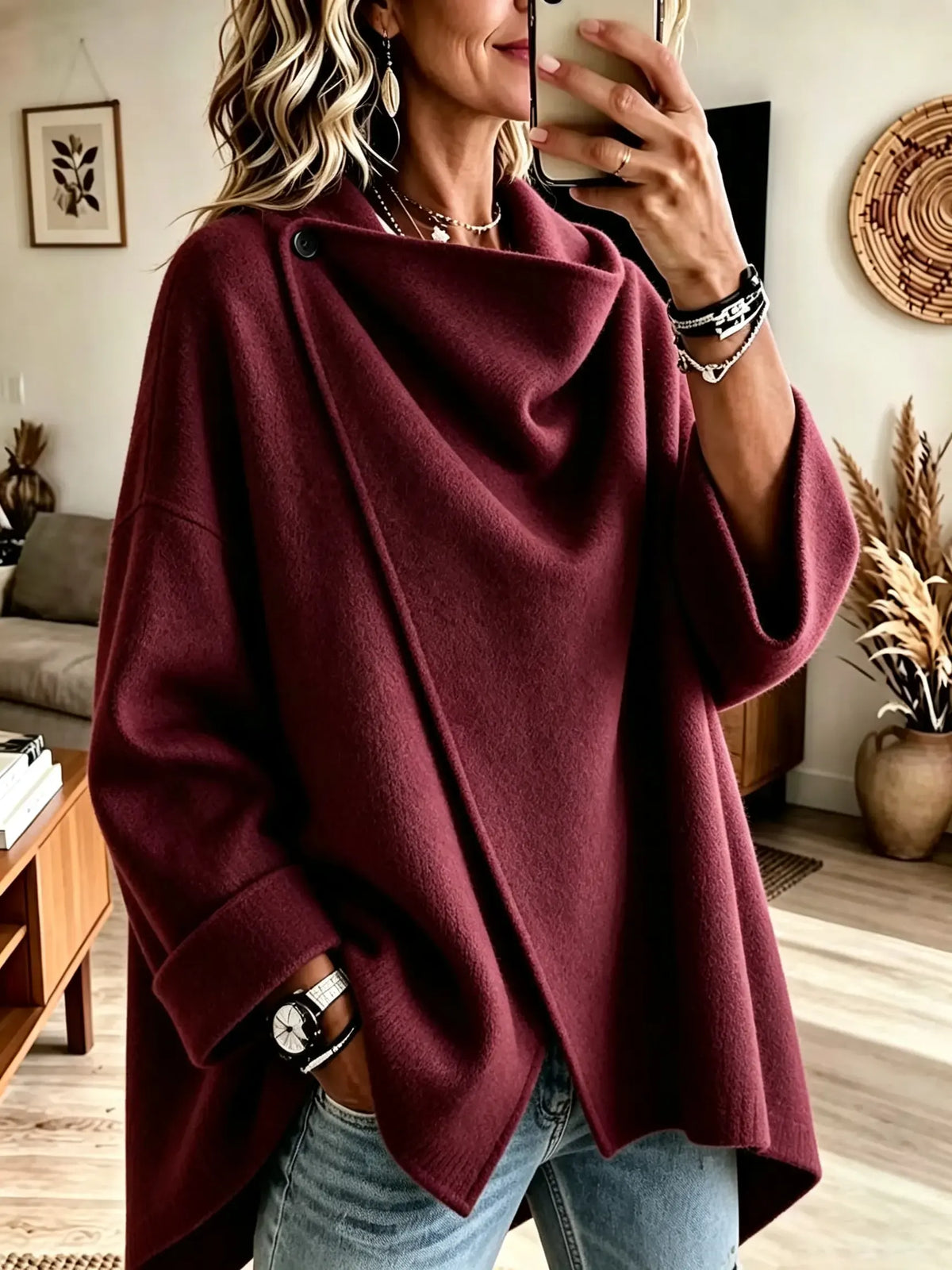 Poncho da Donna con Collo Asimmetrico e Chiusura a Bottone