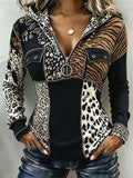 Top con cappuccio a coste e stampa patchwork animale chic