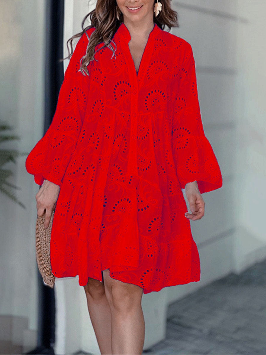 Lucía | Vestito Mini in Pizzo Ricamato con Scollatura a V e Manica Lunga