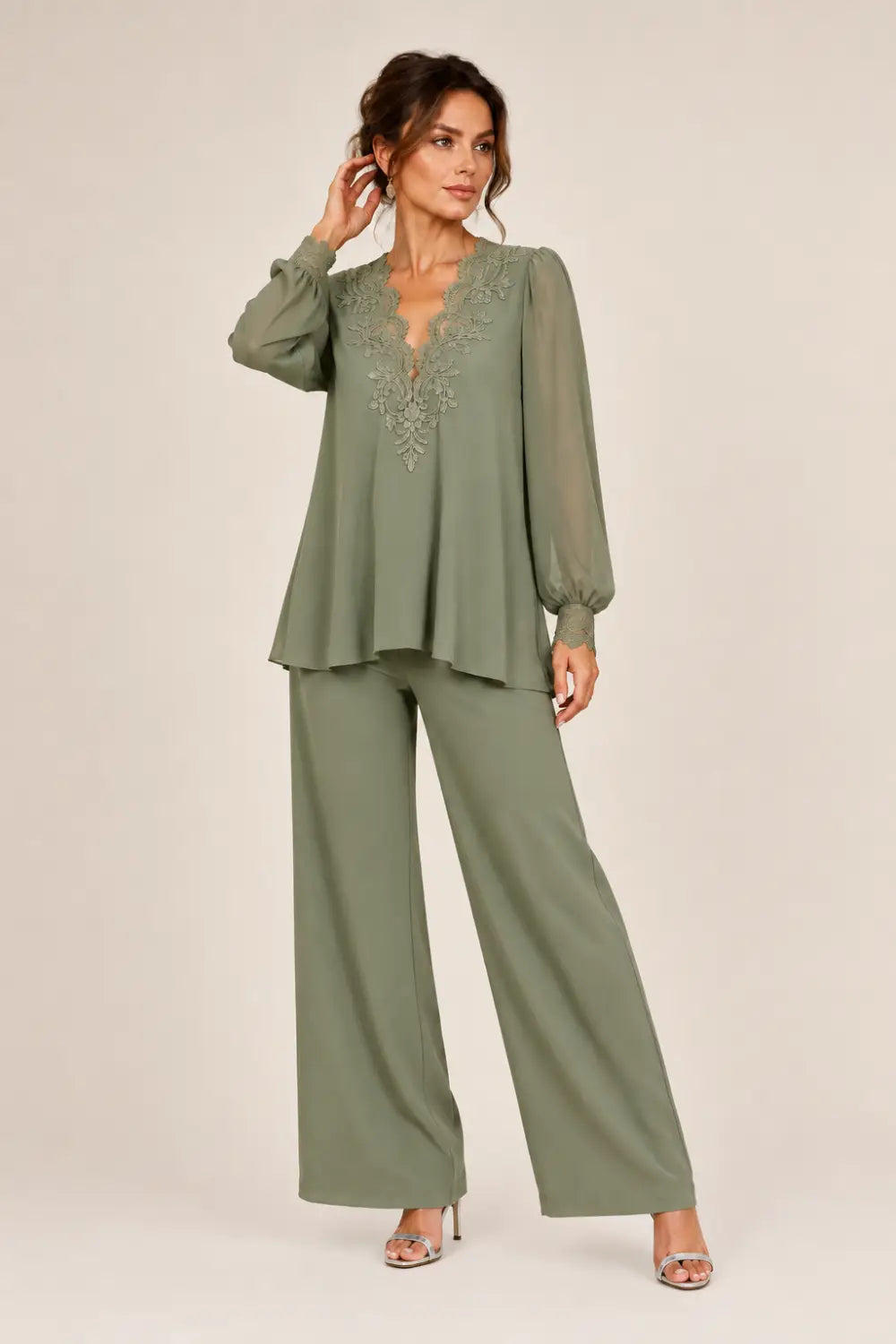 Violantina | Completo Scollo a V con Chiffon a Strati